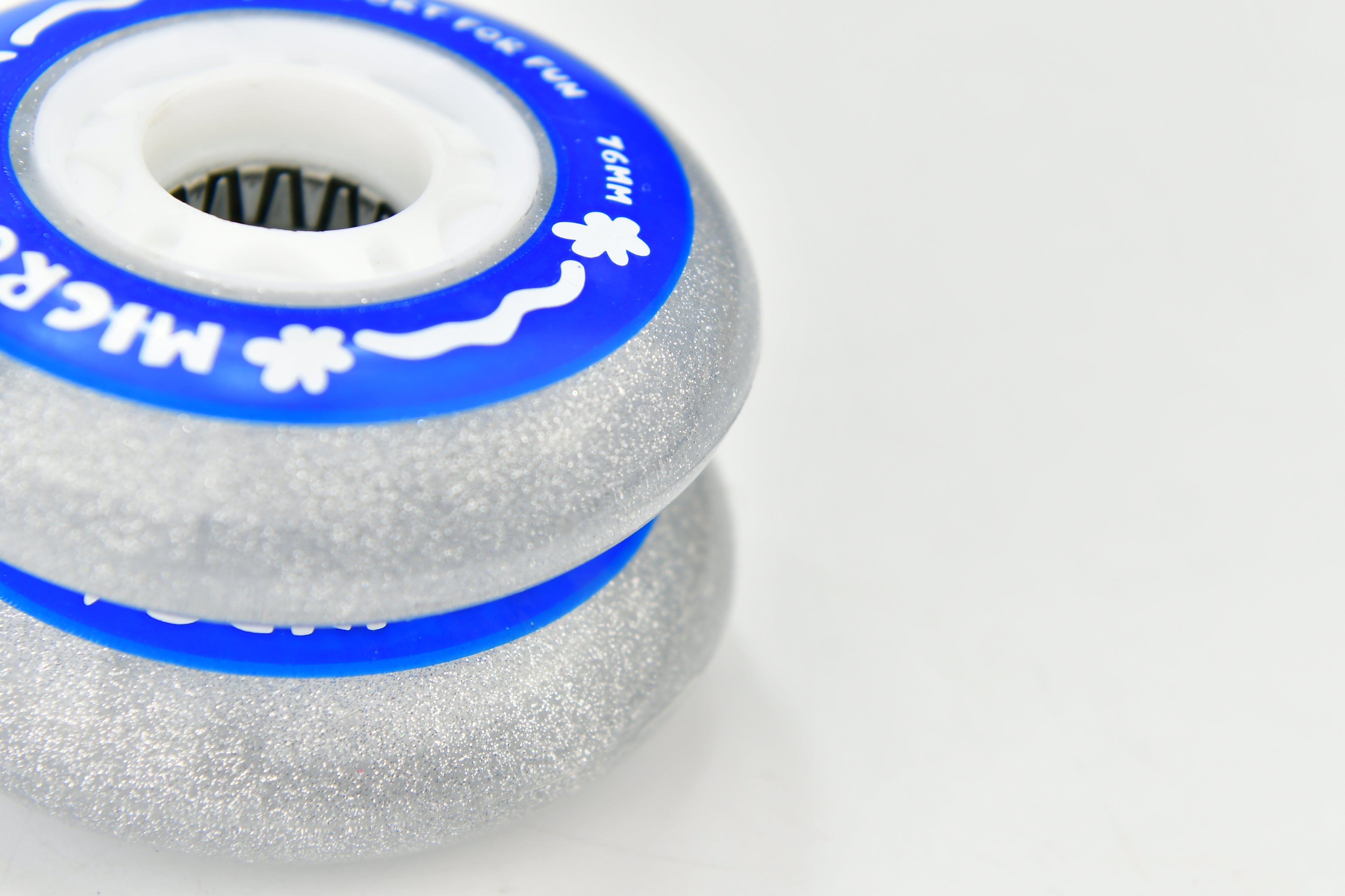 Flash Wheels for Kids Skates – 70mm Light-Up PU Wheels | Red & Blue | Skates.pk